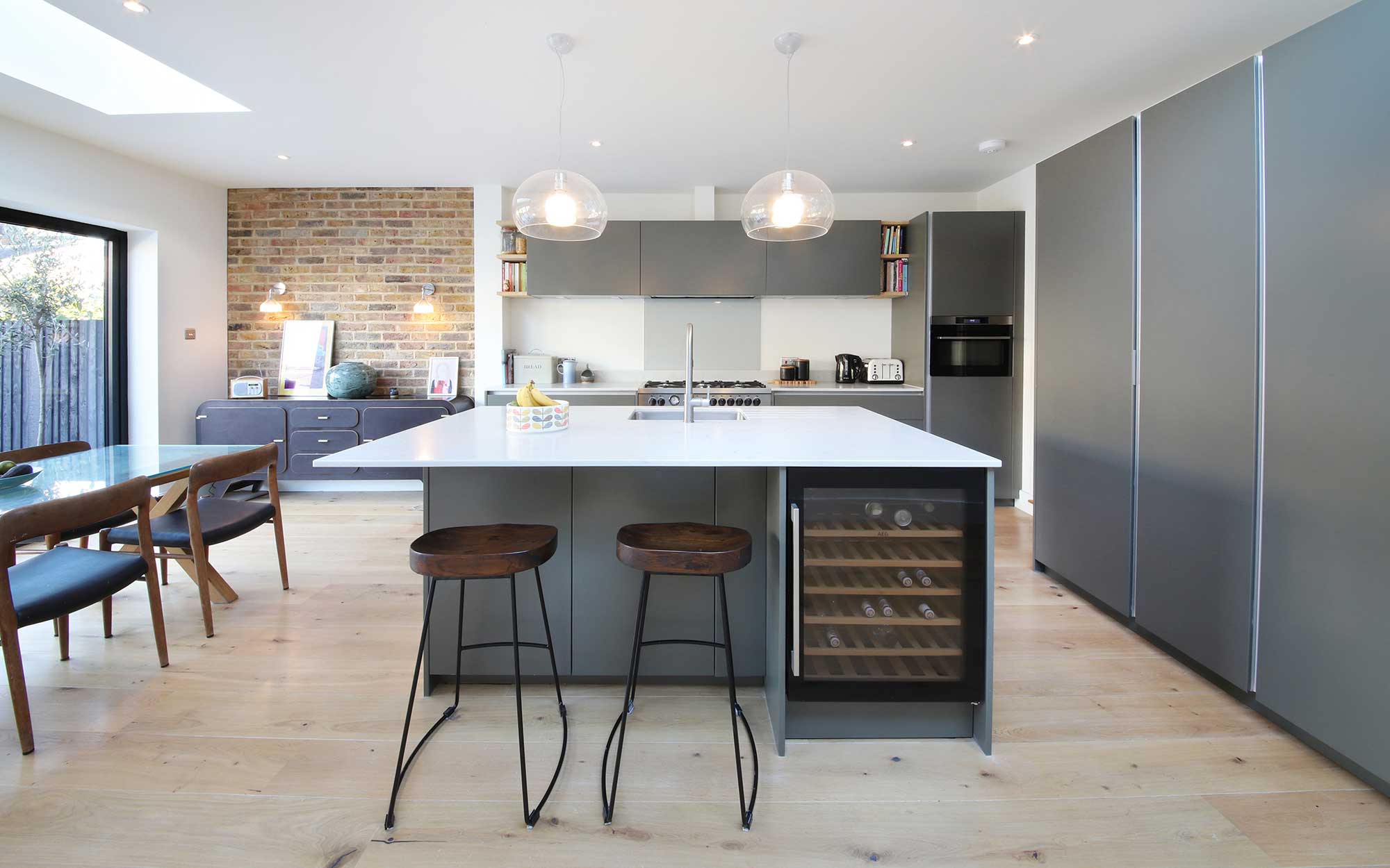 Cocina de ladrillo estilo londinense